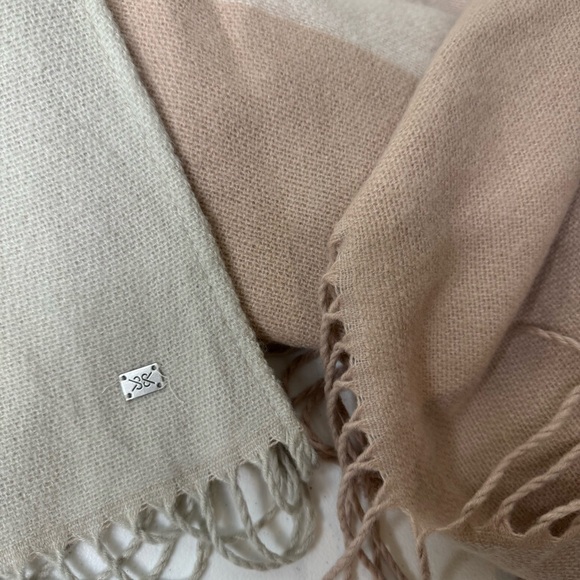 SOIA & KYO Shawl Poncho Knit One Size Fringe Dusty Pink Comfy Wrap - Picture 4 of 4